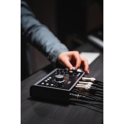 Audient iD24 Interfaz de Audio USB-C 24 Bits 96 kHz 10x14 canales