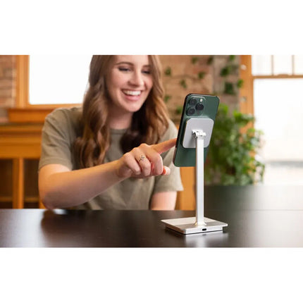 LAB22 Soporte Magnético para Teléfono con Carga Inalámbrica Dual Plata con Inclinación Ajustable 5 a 45°