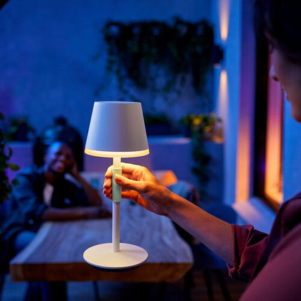 Philips Hue Go lámpara portátil 370 a 530 lúmenes blanco