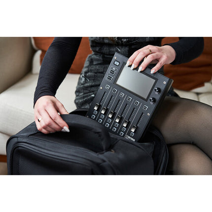 BOSS Gigcaster 5 mezclador de audio streaming 5 canales 48 kHz DSP 32 bits pantalla táctil