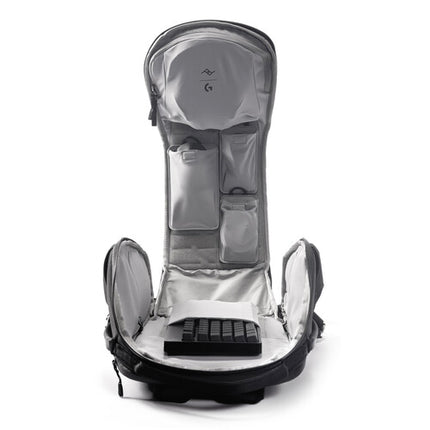 Peak Design x Logitech G Mochila Diaria Zip 20L para Laptop 15" y Tablet 12.9"