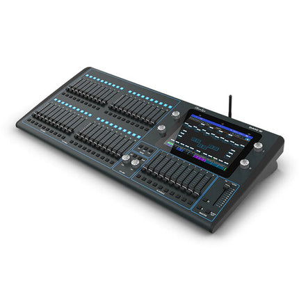 ChamSys QuickQ 30 Consola de Control de Iluminación con Pantalla Táctil 9.7" y Wi-Fi integrada
