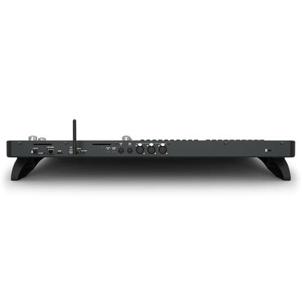 ChamSys QuickQ 30 Consola de Control de Iluminación con Pantalla Táctil 9.7" y Wi-Fi integrada