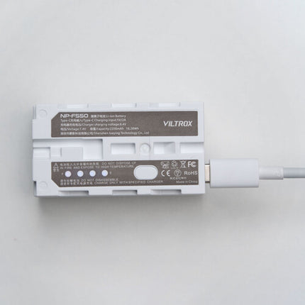 Viltrox L-Series NP-F550 Batería de Litio Ligera con Carga USB y LED