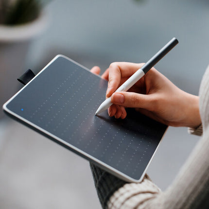 Wacom One M Tableta Gráfica Blanca Área Activa 8.5x5.3 Bluetooth