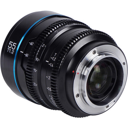 Sirui Night Walker 55mm T1.2 S35 Lente Cine para sensores Super35 y APS-C con montura RF y diseño compacto negro