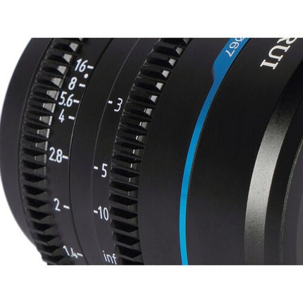 Sirui Night Walker 55mm T1.2 S35 Lente Cine para sensores Super35 y APS-C con montura RF y diseño compacto negro