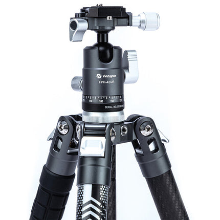 Fotopro X-Aircross 3 Trípode de Viaje en Fibra de Carbono 59.4" con Cabezal FPH-42QR y Mochila Convertible