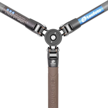 Leofoto LX-225CT Trípode de viaje de fibra de carbono 5 secciones con cabeza esférica y maleta de transporte