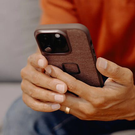 Funda Peak Design Everyday para iPhone 15 rojo perfil delgado 0.1"