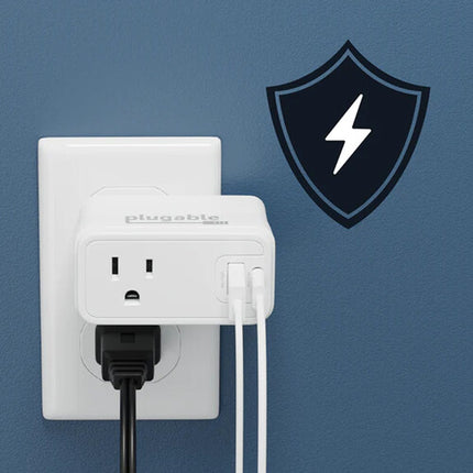Plugable Extensor de Toma de Pared Blanco con Puerto USB-C 30W USB-A 12W