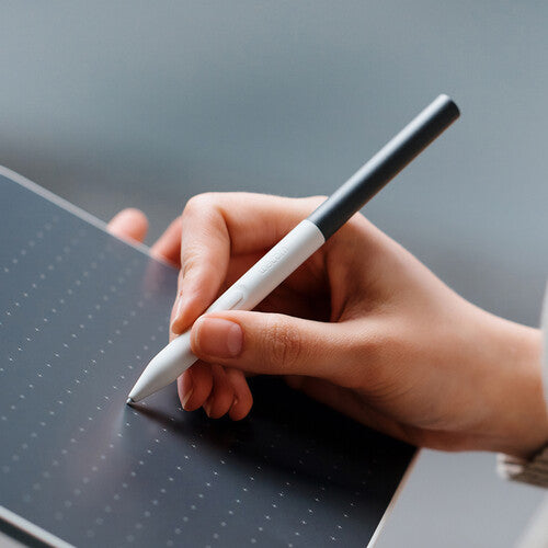 Wacom One Standard Pen para pantallas con 4096 niveles presión y 60° inclinación