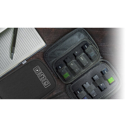 Maxell Organizer rígido para accesorios USB con capacidad para 8 unidades y power bank resistente agua polvo impacto
