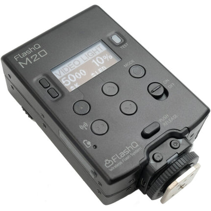 LightPix Labs FlashQ M20 Flash con Control de Exposición y Transmisor 2.4 GHz 9 m y Cabezal Inclinable 90°