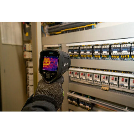 FLIR E8 Pro Cámara Termográfica Resolución 320x240 Pantalla 3.5"