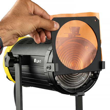 ikan Helia 70W Luz Fresnel LED Diurna 5600K 28-70° DMX Barndoors Gel Frame