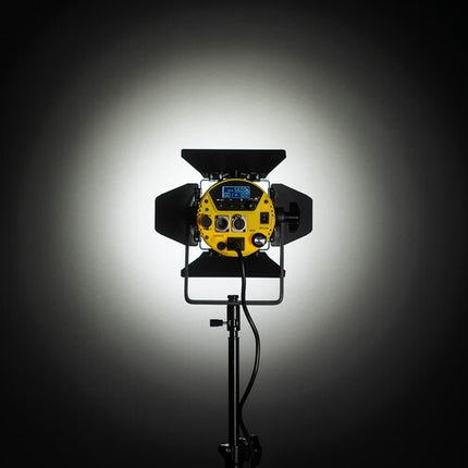 ikan Helia 70W Luz Fresnel LED Diurna 5600K 28-70° DMX Barndoors Gel Frame