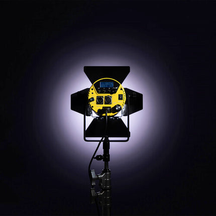 ikan Helia 150W Luz Fresnel LED Bicolor 3200-5600K CRI 97 con Barndoor