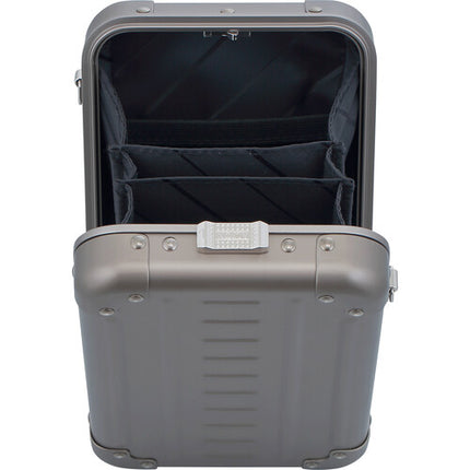 Aleon Vertical Estuche Cruzado de Aluminio con Correa y 3 Bolsillos