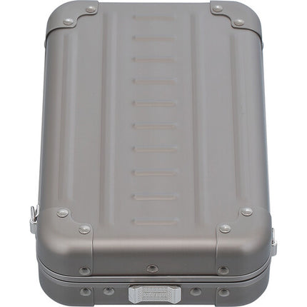 Aleon Vertical Estuche Cruzado de Aluminio con Correa y 3 Bolsillos