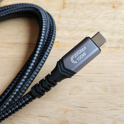 Tera Grand Cable USB-C 3.2 Gen 2x2 6' Negro Gris 20 Gb/s 100W PD