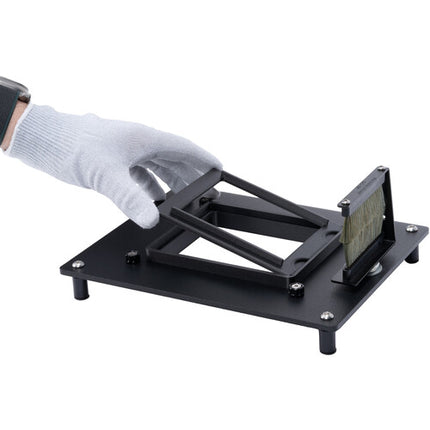 Negative Supply Pro Mount MK2 para Porta Película 35 y 120 con Cepillo Antiestático