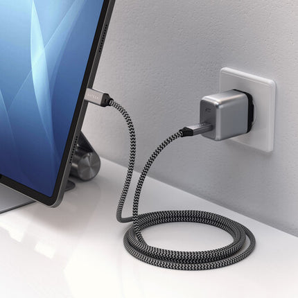 Satechi Cable USB4 USB-C 2.6 pies 40 Gb/s 100W diseño trenzado