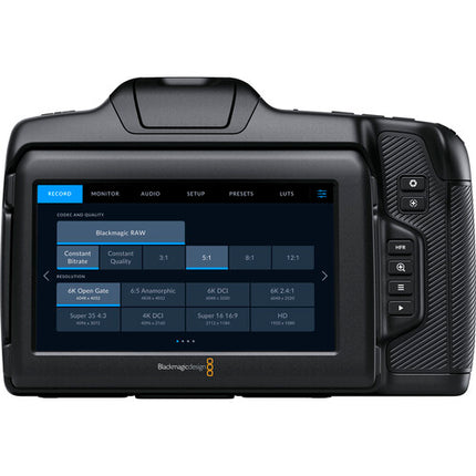 Blackmagic Design Cinema Camera 6K con sensor HDR y lente Sigma 28-70mm f2.8