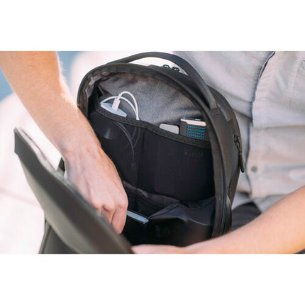 Nomatic Navigator Mochila Negra Expandible 15 a 21L para Laptop 16"