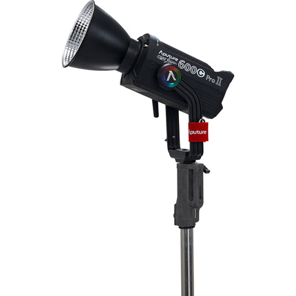 Aputure LS 600c Pro II Foco LED RGB 91500 Lux 2300-10000K con Reflector y Estuche Rodante