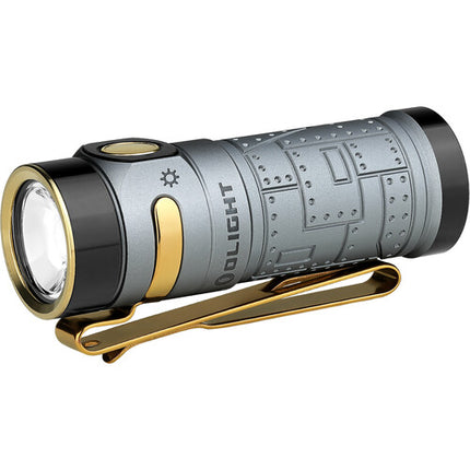 Olight Baton 4 Premium Edition Linterna LED 1300 Lúmenes Estuche Carga Inalámbrica 5000mAh
