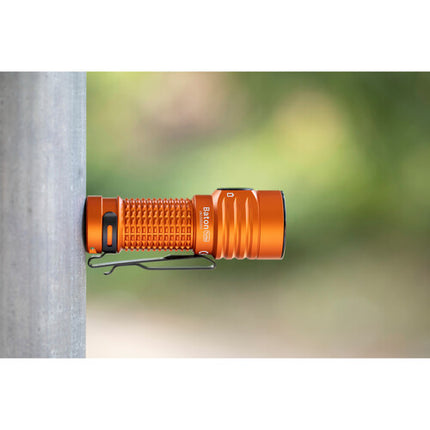 Olight Baton Turbo Linterna Recargable 1000 lúmenes 50 días batería 18350