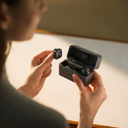 DJI Mic Mini Sistema Micrófono Inalámbrico Compacto 2 Personas 1312' Alcance Dual-Canal Negro