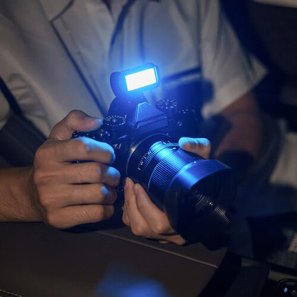 TTArtisan Mini luz LED RGB magnética 250 lúmenes batería 300mAh negra