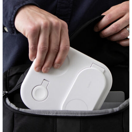 Belkin BoostCharge Cargador inalámbrico plegable 3 en 1 15W con Qi2 blanco