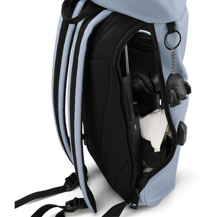 Swissdigital LAMONE Mochila Rolltop Azul Claro 13L Tela Resistente Agua Puerto USB