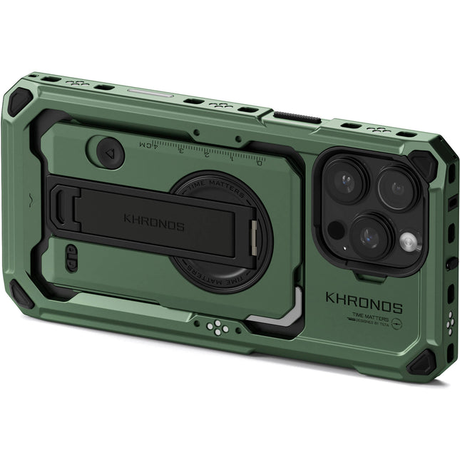 Tilta Khronos Funda para iPhone 16 Pro Max Verde Bosque Diseño Expandible y Bloqueo seguro