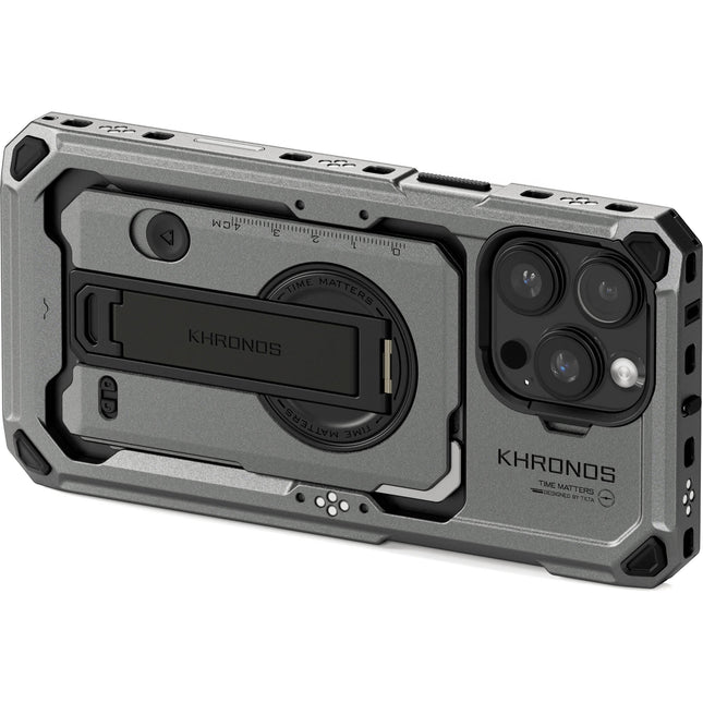 Tilta Khronos Funda para iPhone 16 Pro Max Gris Espacial Diseño Expandible y Seguro