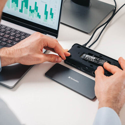 Verbatim Estación de Acoplamiento USB-C 15 en 1 con SSD 256GB y 80W PD
