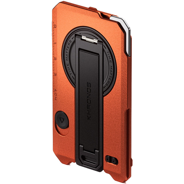 Tilta Khronos Placa Trasera Magnética Multifuncional para iPhone 16 Pro Max con Patilla y Cuchillo Retráctil naranja