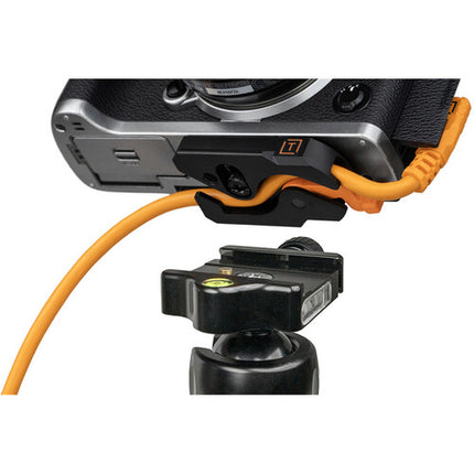 Tether Tools LeverLock Kit de cable USB-C de 15 pies naranja con ángulo recto y soporte seguro