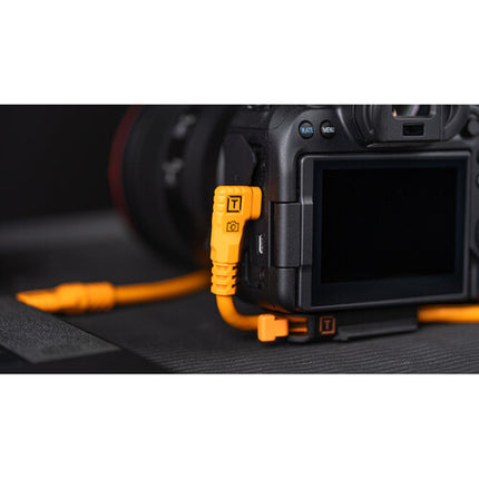 Tether Tools LeverLock Kit de cable USB-C de 15 pies naranja con ángulo recto y soporte seguro