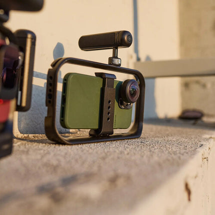 Moment Basecage Fast and Light Jaula Móvil con Soporte Ajustable para Smartphone