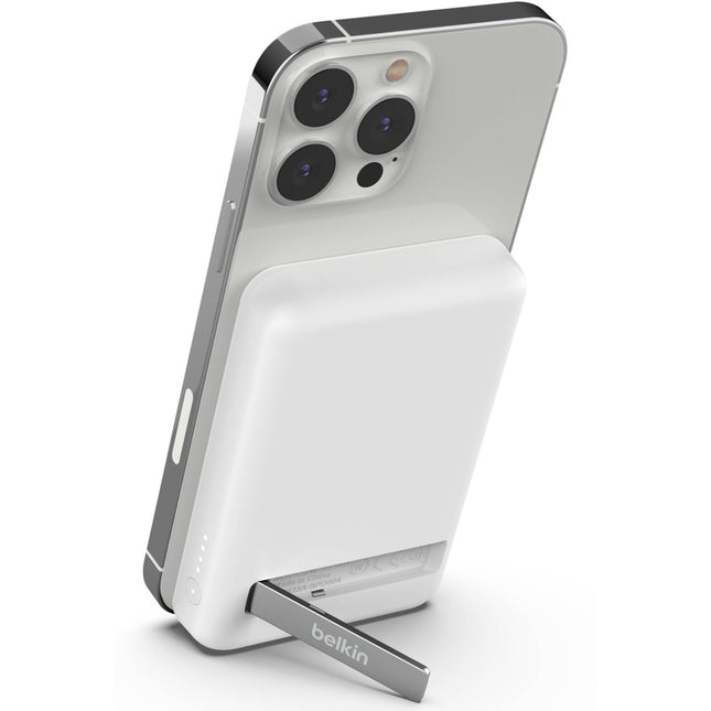 Belkin BoostCharge Power Bank inalámbrico magnético 5000mAh 7.5W con soporte blanco