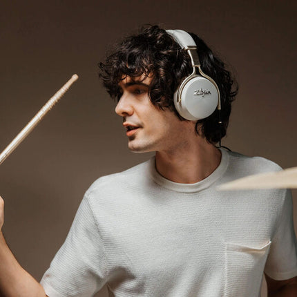 Zildjian ALCHEM-E Auriculares Cerrados Inalámbricos Con Cancelación Activa 45 Horas Batería Sandstorm