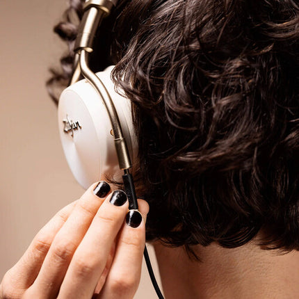 Zildjian ALCHEM-E Auriculares Cerrados Inalámbricos Con Cancelación Activa 45 Horas Batería Sandstorm