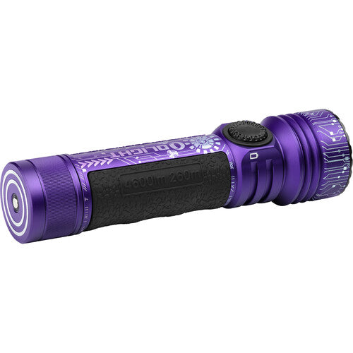 Olight Seeker 4 Pro Linterna Recargable LED 4600 Lúmenes USB-C y Funda