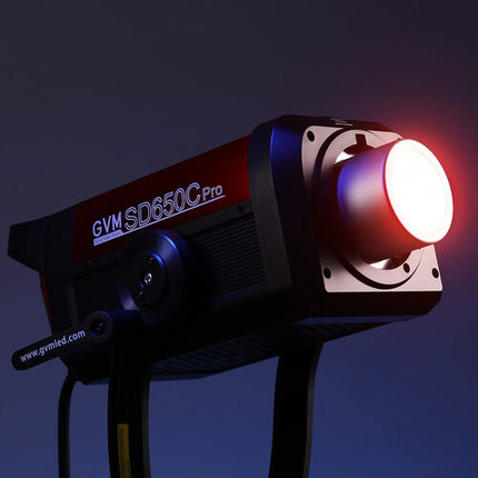 GVM Pro SD650C LED Monolight RGB Bicolor 95 530 Lux 2000-10000K con Reflector y Bolsa