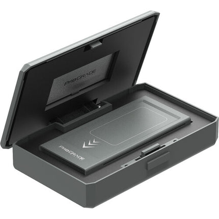 ProGrade Digital 8TB SSD Externa USB4 40 Gb/s con Estuche y Placa metálica