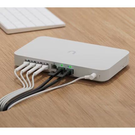 Ubiquiti UCG-FIBER Cloud Gateway Fibra 10G RJ45 PoE 30W Presencia